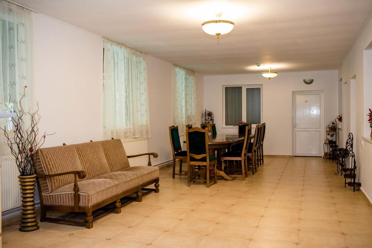Hotel Marion Poiana Dumbraveni  外观 照片